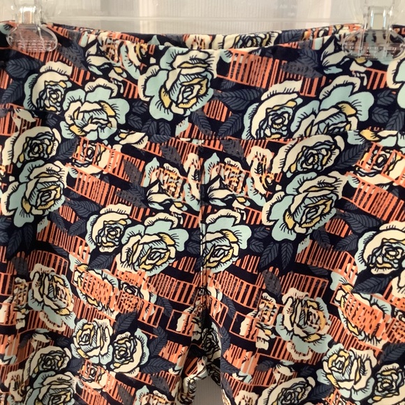 NEW LulaRoe Tall Curvy (TC) Leggings Multi Floral - Picture 4 of 9